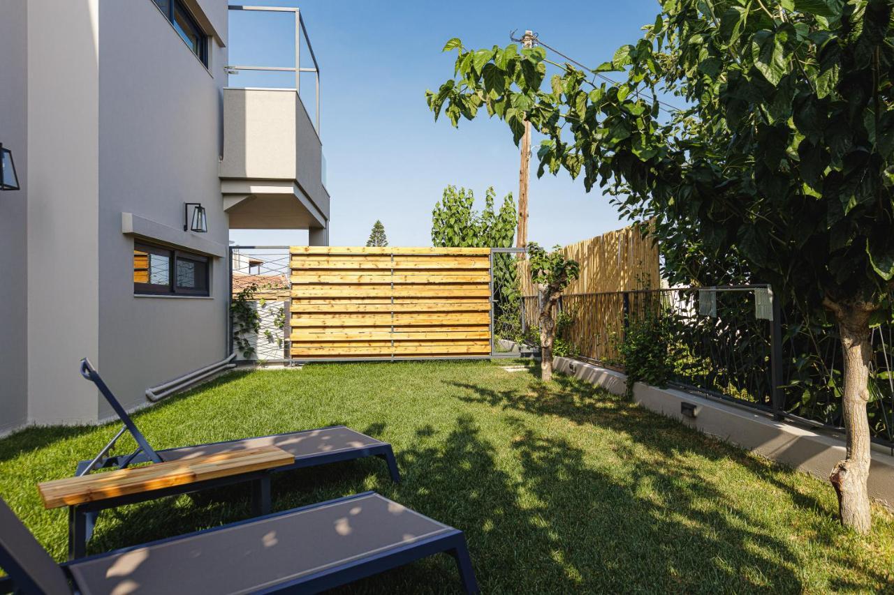Iron - Idaia & Rea Villa *
