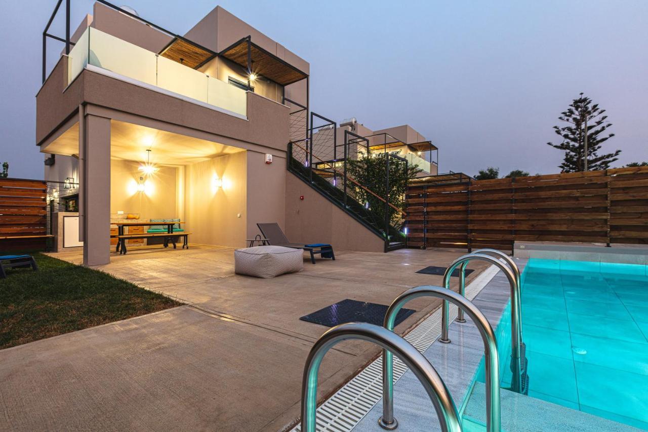 Iron - Idaia & Rea Villa *